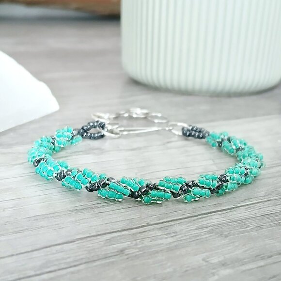 Green spiral rope beaded bracelet, adjustable bracelet 7 - 9" - Picture 3 of 4